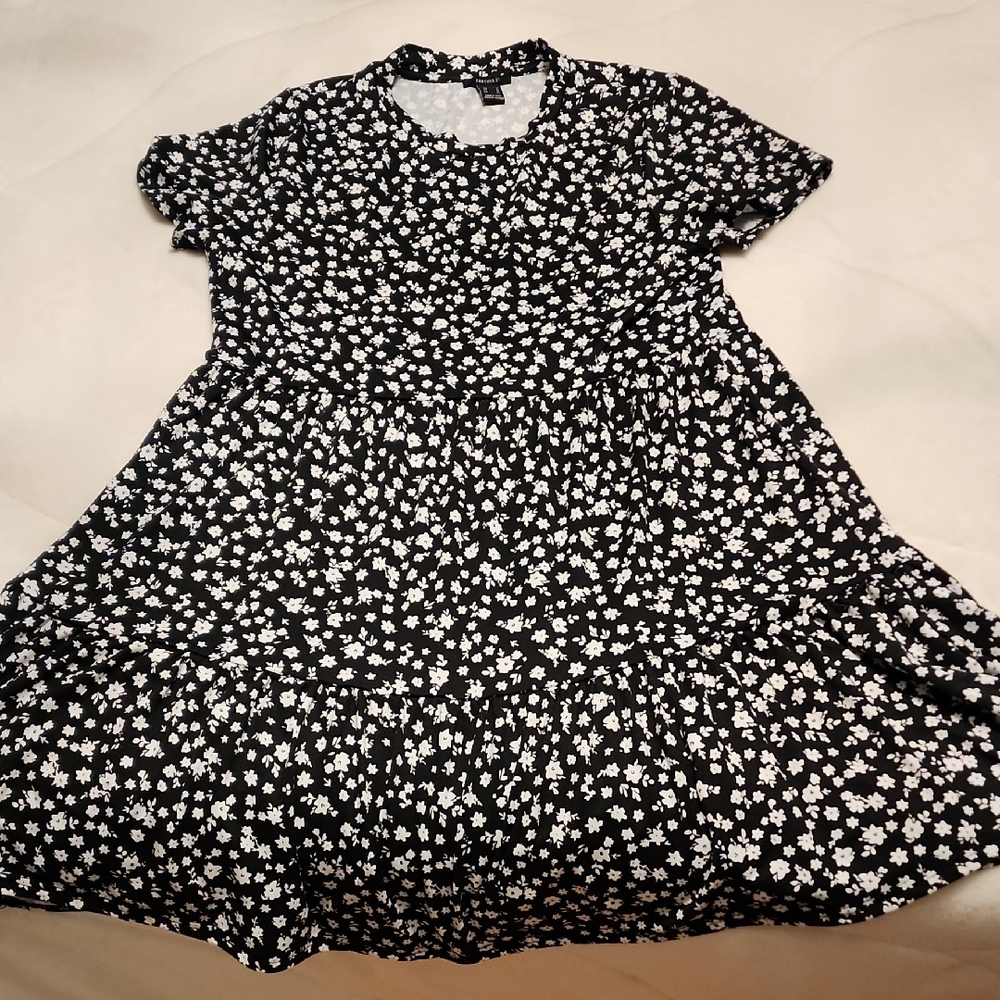 Forever 21 Monochrome Floral Dress